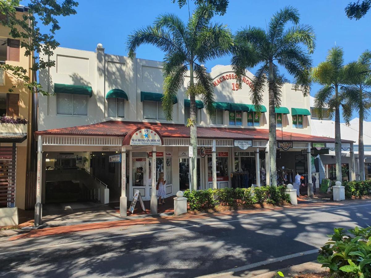 Macrossan House Boutique Holiday Apartments Port Douglas Exterior foto