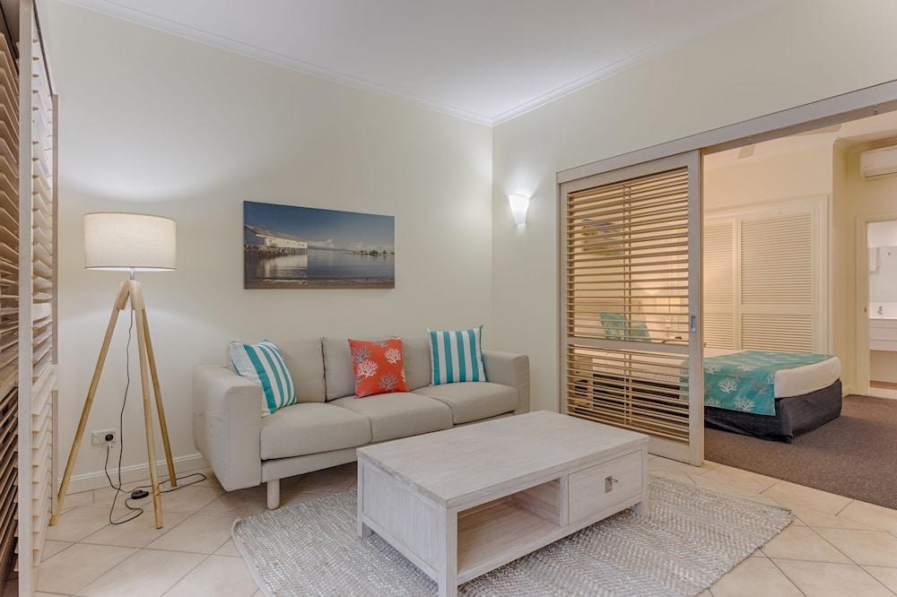 Macrossan House Boutique Holiday Apartments Port Douglas Exterior foto